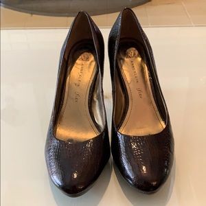 Anne Klein Brown Pumps!